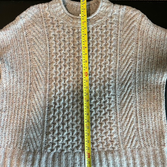 Lululemon Wool-Blend Cable-Knit Sweater in Heathered Gull Grey XL *worn once* - Picture 10 of 10